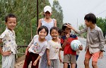 Happy kids on Sam Mountain (Nui Sam) near Chau Doc, Vietnam. : People, Vietnam