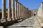 The Cardo Maximus leading to the North Gate. : Jordan