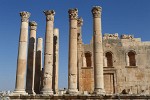 Temple of Zeus (AD 162) in Jerash. : Jordan