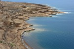 The beautifully colored and shaped shore of the Dead Sea. : Jordan