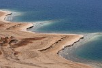 The beautifully colored and shaped shore of the Dead Sea. : Jordan