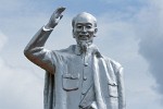 Satue of Ho Chi Minh (bringer of light) in Can Tho, Vietnam. : Vietnam