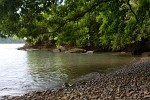 Deserted pebble beach on Boca Brava island. : Manual HDR, Panama