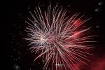 Fireworks at Guy Fawkes Night or Bonfire Night, Fareham, UK.  Commemoration of the events on 5 November 1605, when Guy Fawkes, a member of the Gunpowder Plot, was arrested while guarding explosives the plotters had placed beneath the House of Lords. : Fireworks, United Kingdom