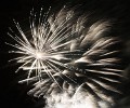 Fireworks at Guy Fawkes Night or Bonfire Night, Fareham, UK.  Commemoration of the events on 5 November 1605, when Guy Fawkes, a member of the Gunpowder Plot, was arrested while guarding explosives the plotters had placed beneath the House of Lords. : Fireworks, United Kingdom